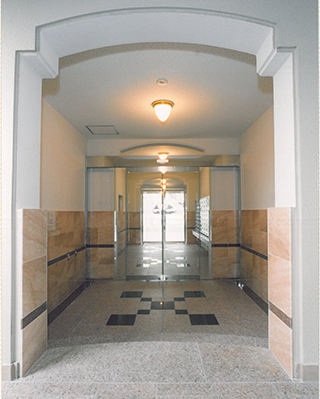 セコンダリー谷畑:エントランス